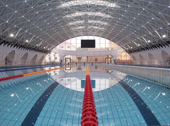 PC耐力板游泳場(chǎng)館頂棚好不好？